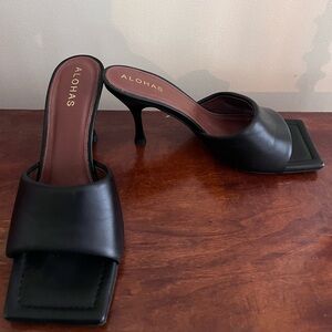 ALOHAS Black Leather Square-Toe Mule Heels
